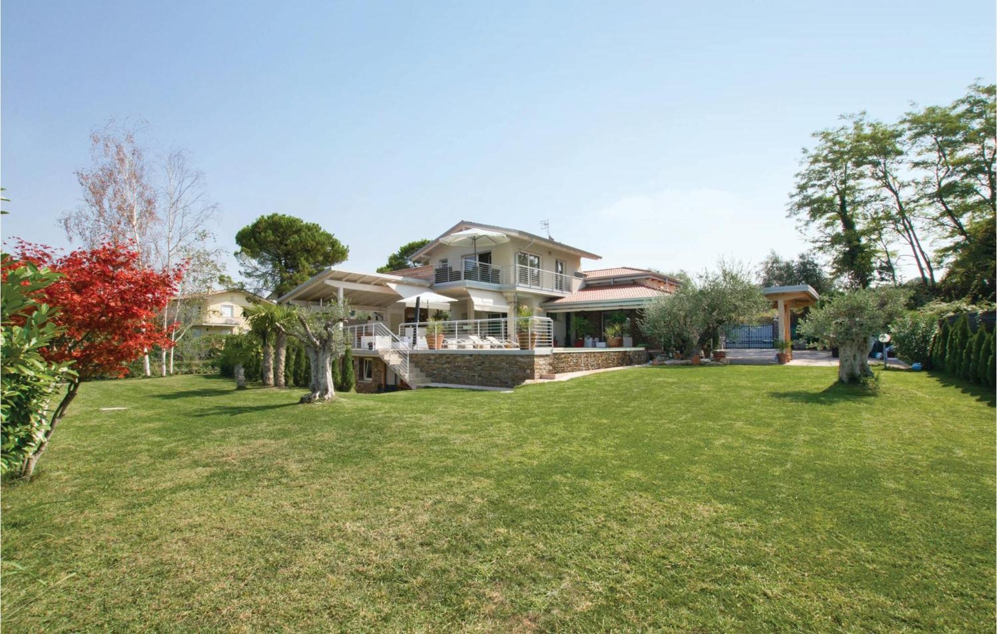 3 Bedroom Nice Home In Lazise Vr Exteriér fotografie